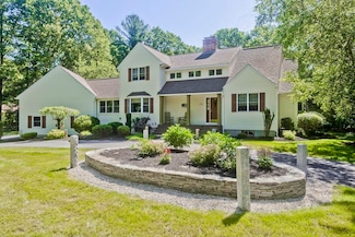 435 Rochdale St, Auburn, MA 01501