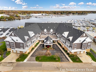 917 W Savidge St Unit 15, Spring Lake, MI 49456