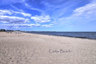 3 Francis St, Milford, CT 06460