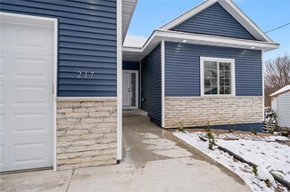 217 E Bell Ave, Des Moines, IA 50315
