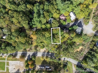 6 Whitman Ln, Black Mountain, NC 28711