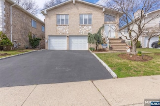6 Livi Ct Unit 1, Elmwood Park, NJ 07407