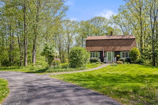 16 Groundnut Hill Rd, Cape Neddick, ME 03902