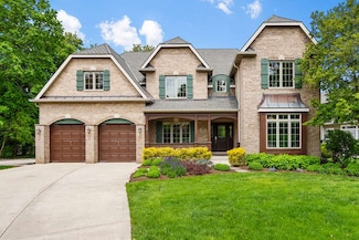 808 Maple Ave, Downers Grove, IL 60515