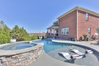 127 Waters Hill Cir, Lebanon, TN 37087