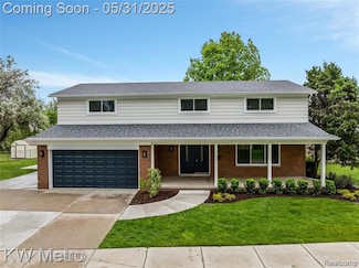 1607 Yorktown St, Grosse Pointe Woods, MI 48236