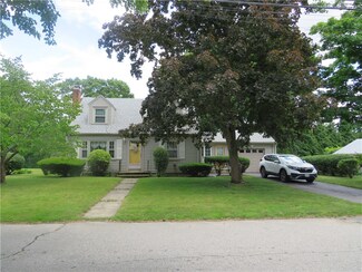 132 Park View Ave, Warwick, RI 02888