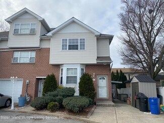 21 College Ct, Staten Island, NY 10302