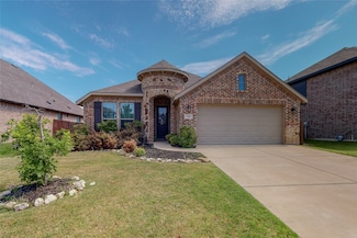 733 Ravenwood Dr, Saginaw, TX 76179