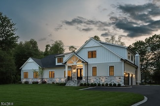 28 Old Forge Dr, Warren, NJ 07059