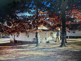 1015 S Duquesne Rd, Joplin, MO 64801