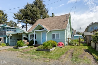 3018 NW Mast Ave, Lincoln City, OR 97367