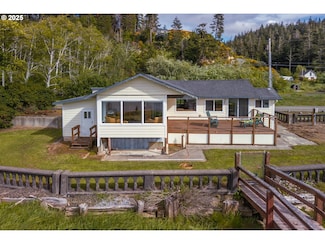57569 Parkersburg Rd, Bandon, OR 97411