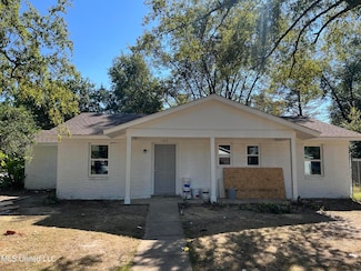 1300 Buena Vista St, Clarksdale, MS 38614