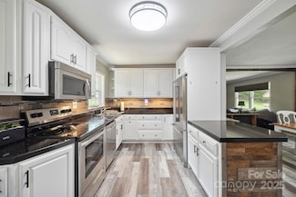 327 Holly Dr, Mount Holly, NC 28120