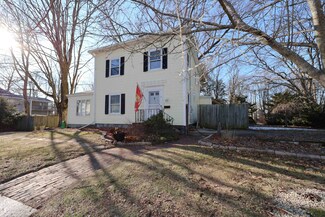 5 Fulton St, Hudson, NH 03051