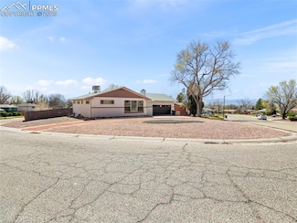 20 Robertson Rd, Pueblo, CO 81001