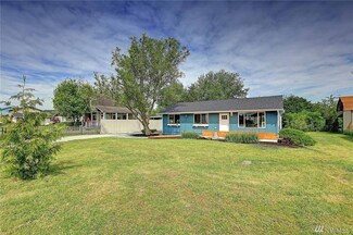 811 Livingston Bay Shore Dr, Camano Island, WA 98282
