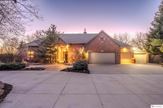 1227 Pinewood Dr, Blair, NE 68008