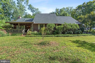 571 N Middletown Rd, Media, PA 19063