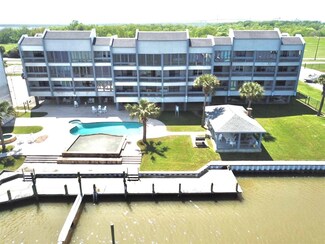580 Pleasure Island Blvd Unit 203, Port Arthur, TX 77640