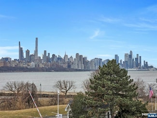 229 The Promenade, Edgewater, NJ 07020