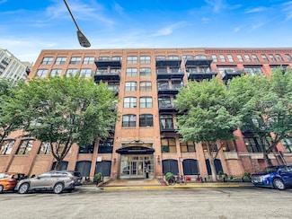 520 W Huron St Unit 315, Chicago, IL 60654