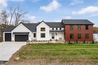 5858 Springlake Rd NW, Canton, OH 44718