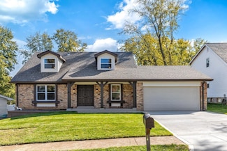 708 Woodrun Dr, Ballwin, MO 63021