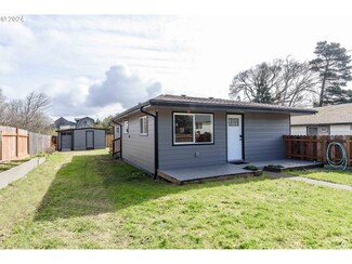 1841 Madrona St, North Bend, OR 97459