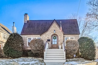 312 E Illinois St, Wheaton, IL 60187