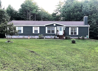 44 Hack Rd, Corinth, NY 12822