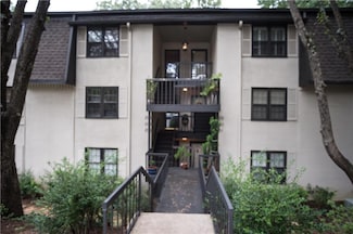 204 Triumph Dr NW, Atlanta, GA 30327