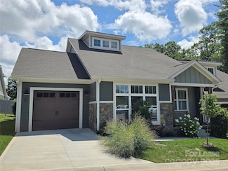 5 Heartleaf Cir, Arden, NC 28704