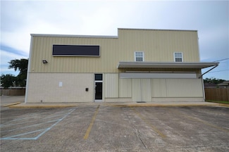 111 River Oaks Dr, Luling, LA 70070