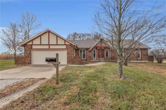 27290 Osawatomie Rd, Paola, KS 66071