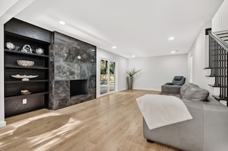 425 Ten Mile Dr, Desoto, TX 75115