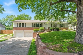 3320 Mohawk Ln, Kansas City, MO 64116