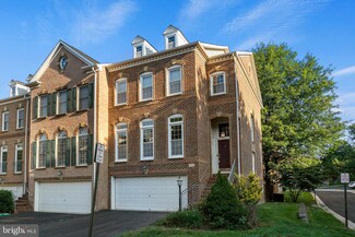 12462 Rose Path Cir, Fairfax, VA 22033