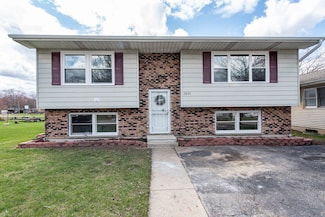 2032 Gabriel Ave, Zion, IL 60099