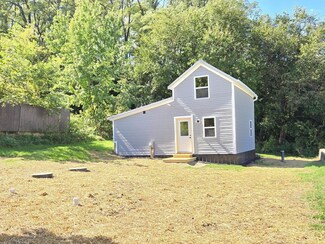 206 Dodges Ave, Markesan, WI 53946