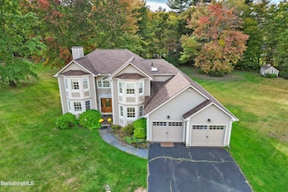 10 Lillybrook Rd, Pittsfield, MA 01201