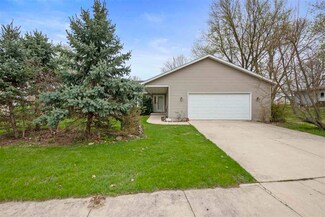 507 E 1st St, Tipton, IA 52772