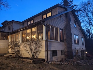 539 Sunset Ln, East Lansing, MI 48823