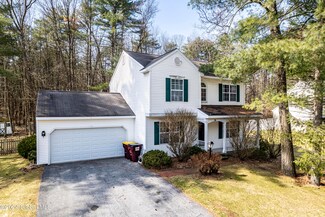 16 Kettles Way, Queensbury, NY 12804