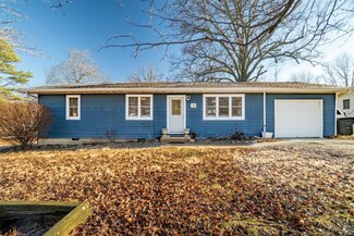 308 B St, Saint James, MO 65559