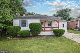 17 Schoolhouse Ln, Windsor, PA 17366