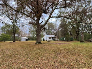 2264 Long St, Grenada, MS 38901