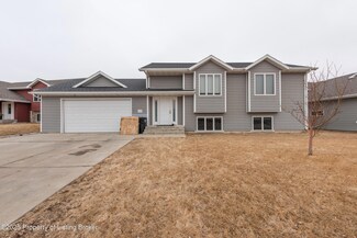 1259 6th St E, Dickinson, ND 58601
