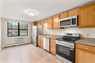 48 Westville Rd Unit 2, Plaistow, NH 03865